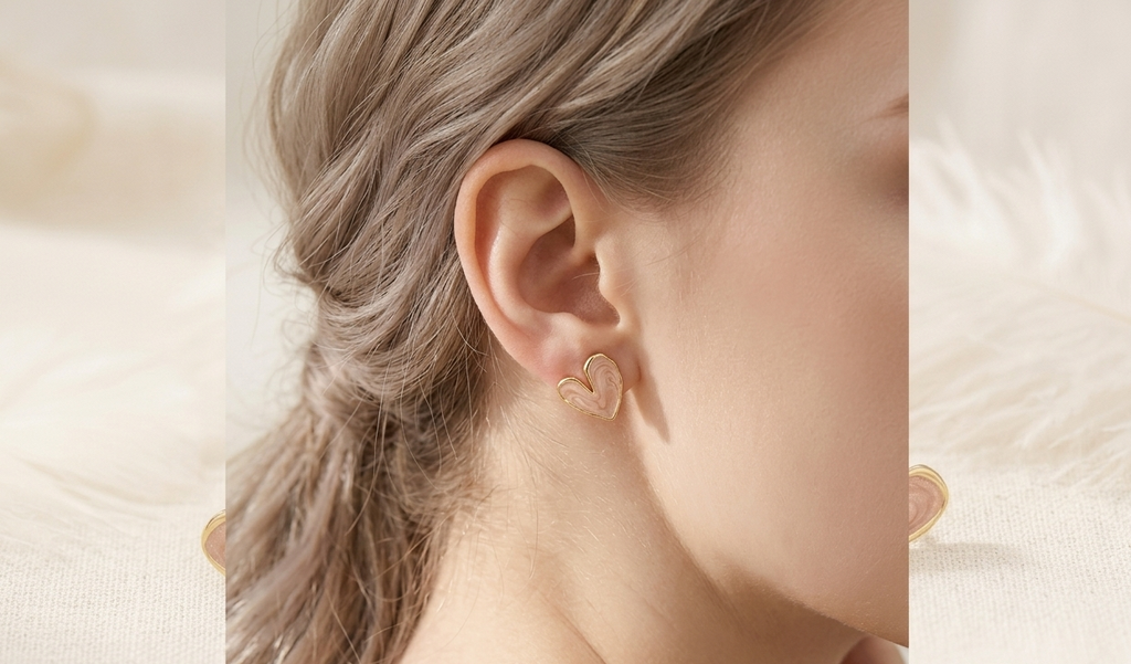 Marbleized Cream Organic Heart Stud Earrings
